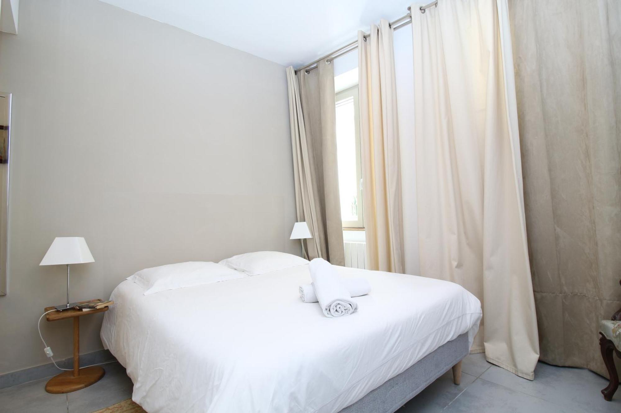 T3 Appartement Hypercentre Proche Commerce- Parking - 2 Chambres Wifi Gratuit Avignon Luaran gambar