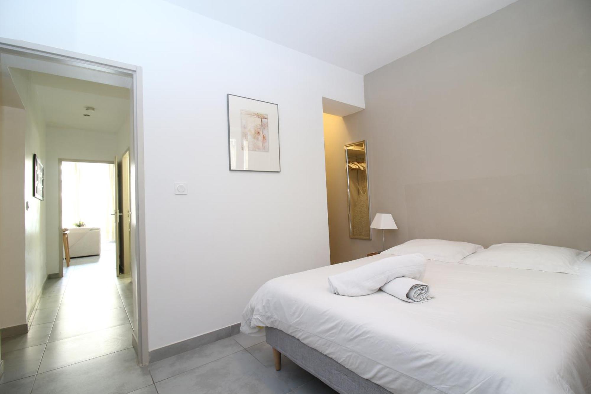 T3 Appartement Hypercentre Proche Commerce- Parking - 2 Chambres Wifi Gratuit Avignon Luaran gambar